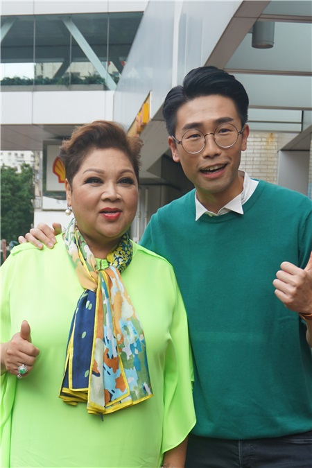 〈Yes 香港现场〉肥妈陆浩明默契穿同色 笑侃两人上辈子是夫妻