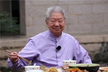 水井坊“福器联盟”越吃越福派发起人蔡澜