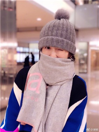 谢娜手工“副业”大获好评 朱亚文佟丽娅阿雅纷纷“订货”