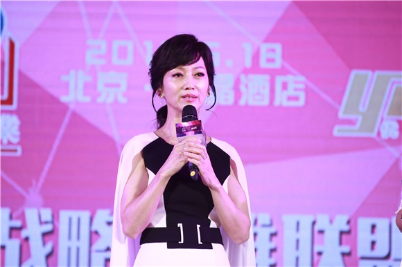 赵雅芝李玲玉首次同台斗法 各自分享「保养秘籍」