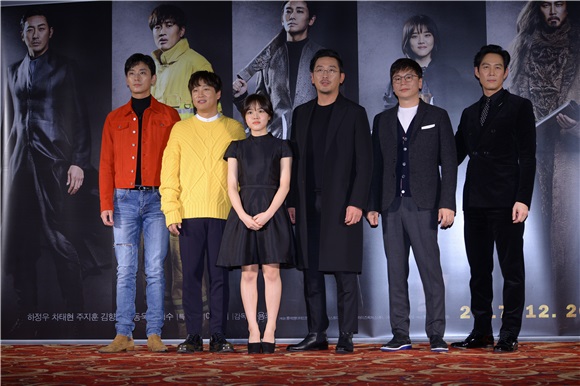 河正宇、车太贤等出席《与神同行》治作发布会