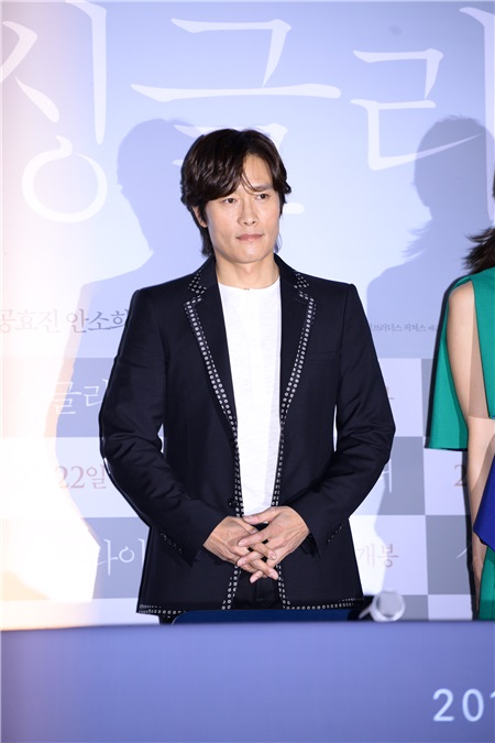 孔孝真、李秉宪、安昭熙等出席电影《单身骑士》媒体试映会