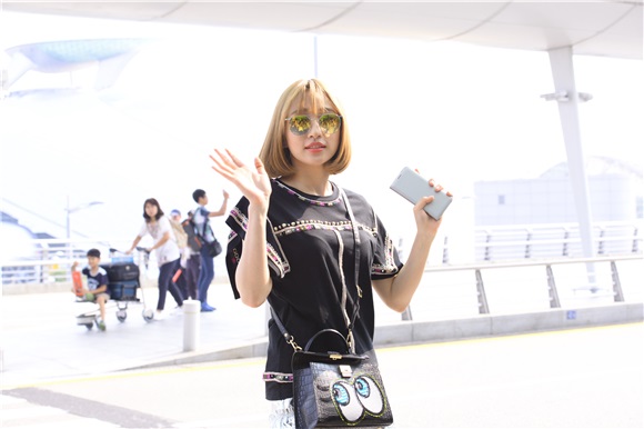 女团EXID成员HaNi出国 前往巴厘岛拍摄画报