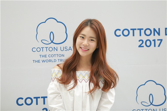 韩胜妍出席「COTTON DAY 2017」宣传大使委任仪式