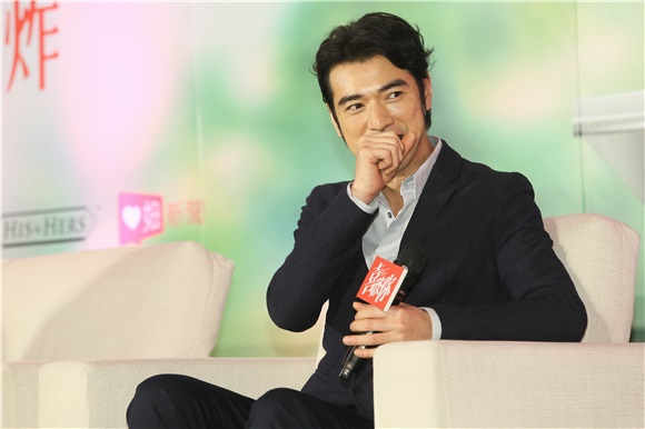 导演许宏宇、监制陈可辛、金城武、许月珍等出席电影《喜欢你》台北记者会