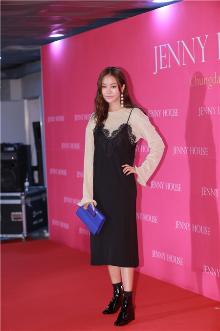 T-ara 孝敏、韩志旼等出席美容沙龙中举办的「慈善捐款派对」