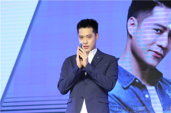 周汤豪出席男士护肤新品全新代言人活动
