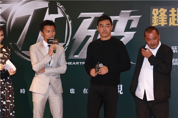 谢霆锋与刘青云以一明一暗造型现身新片《惊心破》首映