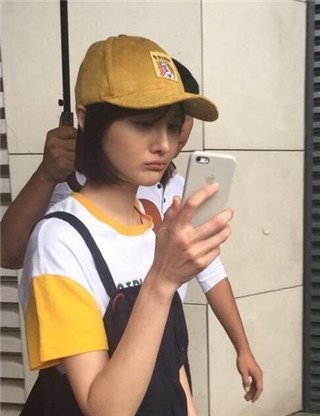 郑爽新剧路透超可爱 呆萌小清新激似小丸子