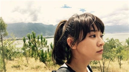 糊涂的陈意涵看错时间提早上工 发现化妆间大门深锁才知道自己糗了