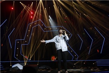 (张诺谦宇演唱刚发行的新专主打歌《我的旅行》助阵)