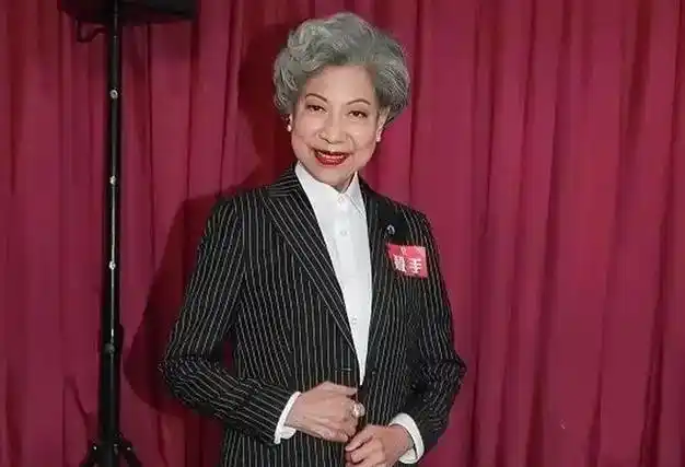 91岁老戏骨罗兰回应被TVB除名：超龄无缘续约，豁达告别多年合作