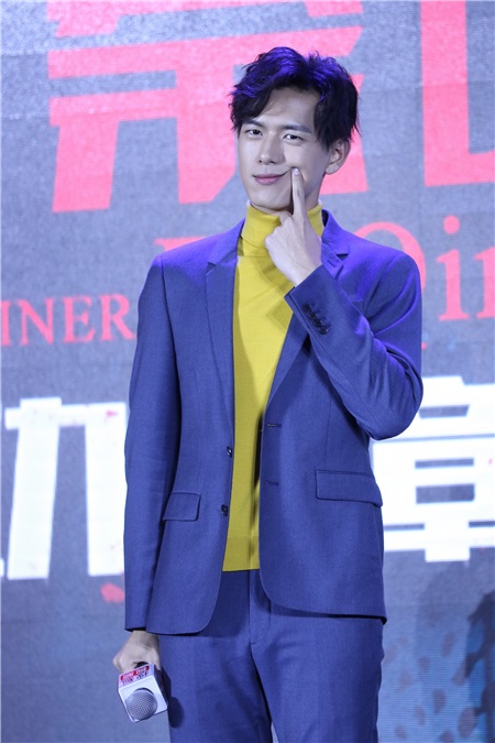 《法医秦明》点击破12亿 张若昀:每天会刷10遍