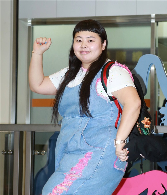 〈Yes 台北现场〉渡边直美素颜亲切抵台 害羞透露台湾郎明日现身