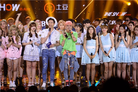 31日晚间,韩国SBS电视台音乐节目「The Show」