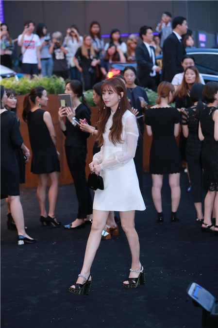 少女时代Tiffany、韩孝周、李洙赫等出席某品牌店开业纪念活动