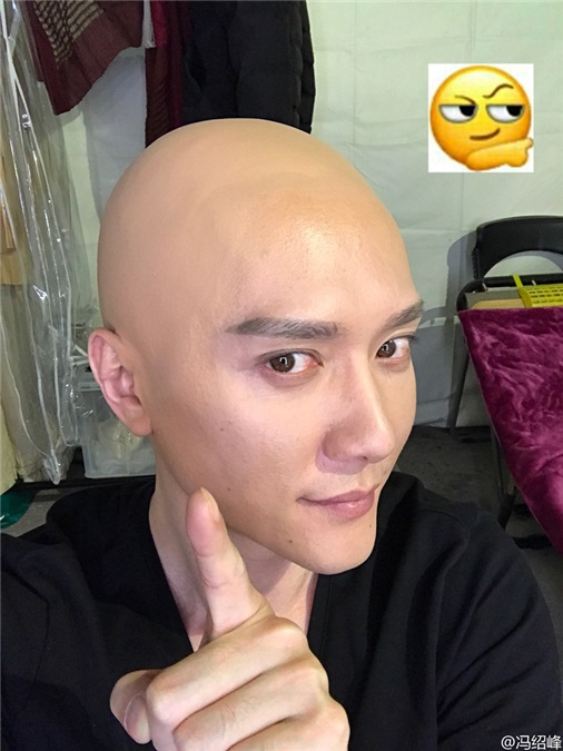 冯绍峰晒光头照 发型照亮