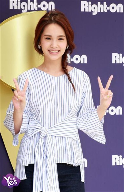 〈Yes 台北现场〉杨丞琳出席活动尽展清新甜美 否认与李荣浩紧急看房