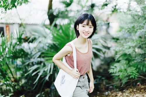 林允孙怡白鹿 这些一出道就是女主角的小花前途无限