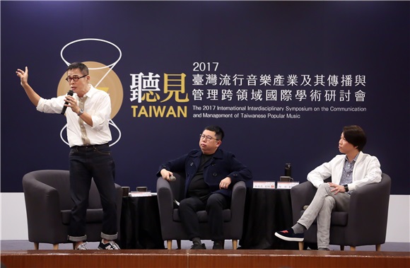罗大佑陶喆同台开讲 两代音乐教父圣诞节鼓励年轻人「勇敢唱」