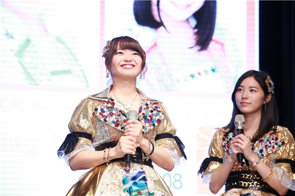 SKE48成员松井珠理奈、矢方美纪、古畑奈和媒体见面会