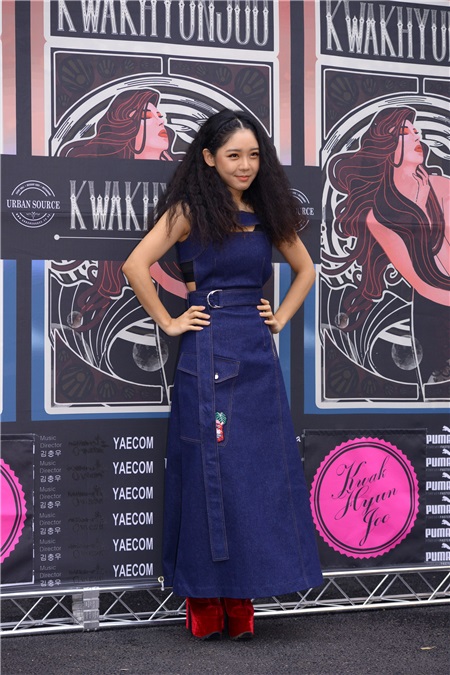 智淑、高佑丽、赵贤荣CLARA、Lizzy等出席设计师Kwak Hyunju时装秀
