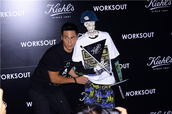 品牌Kiehl’s(契尔氏)Photo wall举行活动 SHOW ME THE MONEY第四季优胜GXNZI等出席