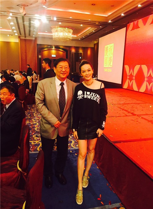 影视界举行晚宴庆祝国庆 古天乐吴镇宇柳妍熙出席临