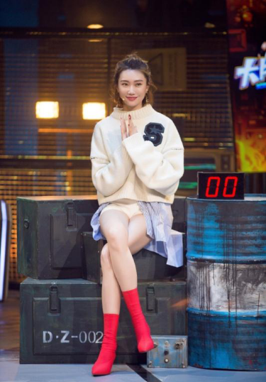 《明星实验室》再现女子组合,方龄李斯羽联手测评
