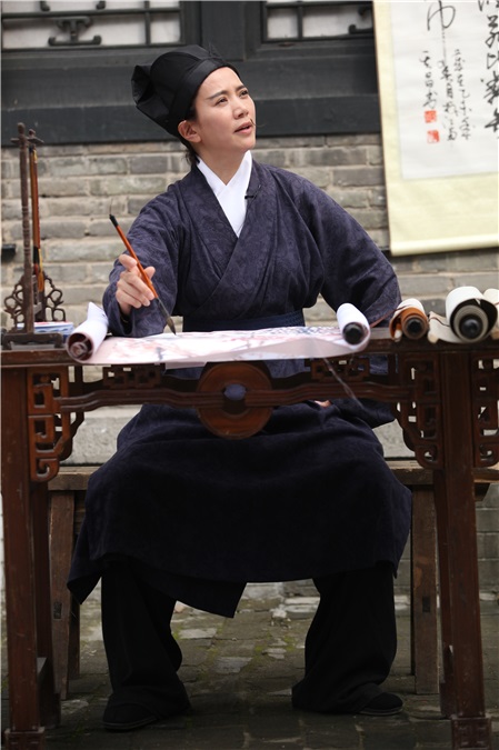 冻龄郭靖遇大粒墨靓靓张智霖示范「完美跳楼」