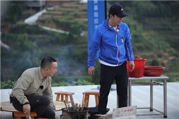 黄渤和朱炜强生火