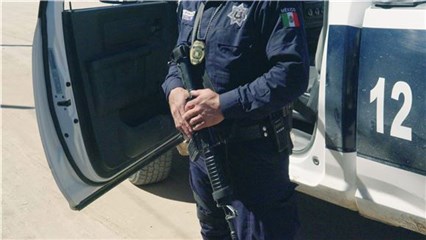 阿尔塔真枪实弹的警察