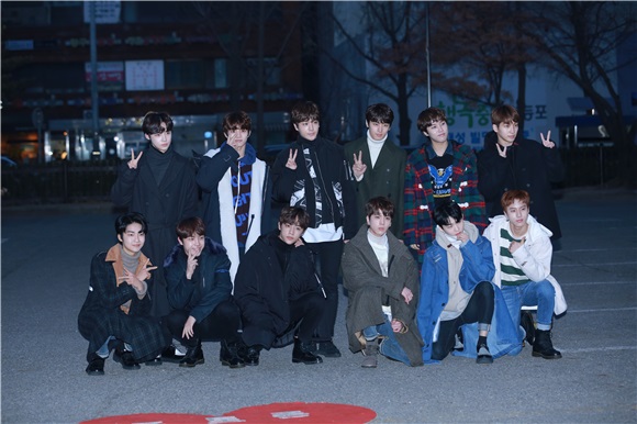 N.Flying、TRCNG、THEBOYZ、LOVELYZ、MOMOLAND、MonstaX等出席韩国音乐中心上班路