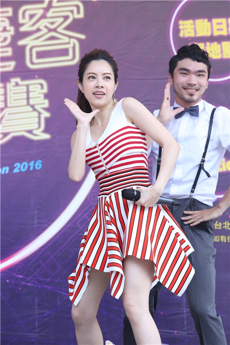 徐怀钰出席捷运街舞活动