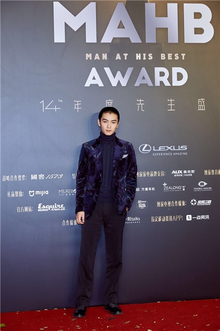 陈晓荣获「内地杰出艺人」奖 演员人生步履不停