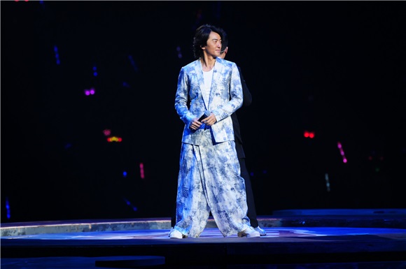 郑伊健率「古惑仔」上海放歌「友情岁月」 陈小春、谢天华等五子齐聚唱出气势