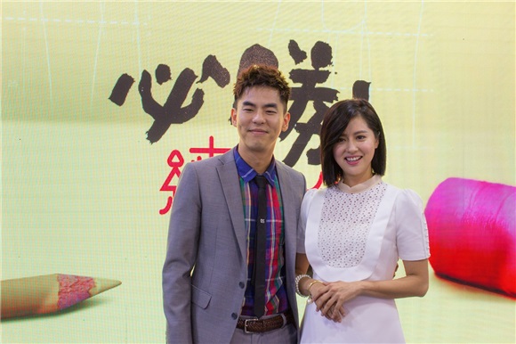 柯有伦亮相影视节目展 爆料妈妈想娶儿媳