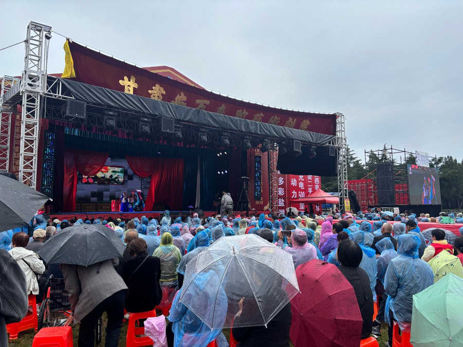 黄河岸边戏韵长：安万携秦腔走进山西运城，百姓戏台奏响文化共鸣