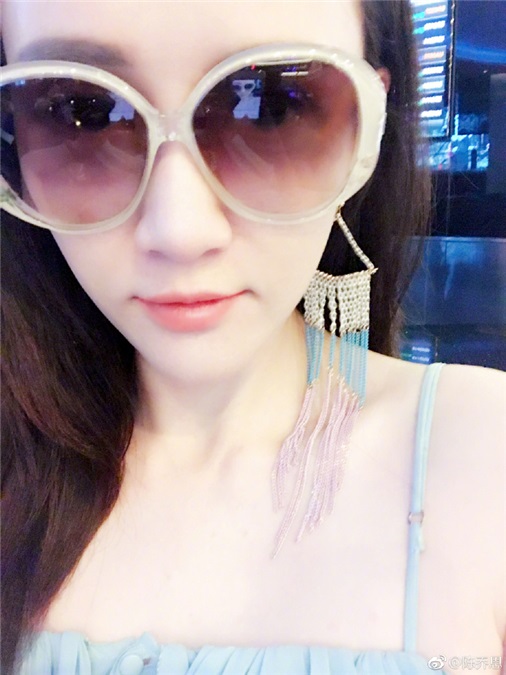 (文化anna)陈乔恩带着老妈子度假之余 也宣告准备开工啦