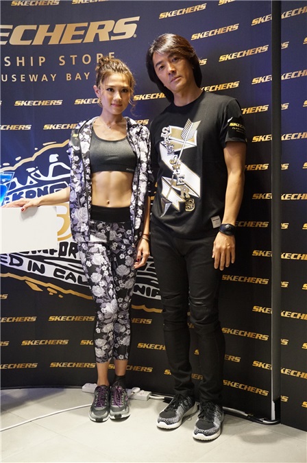 郑伊健与周秀娜出席《SKECHERS旗舰店开幕》