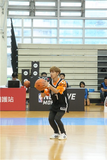 鼓鼓出席NBA球星见面会