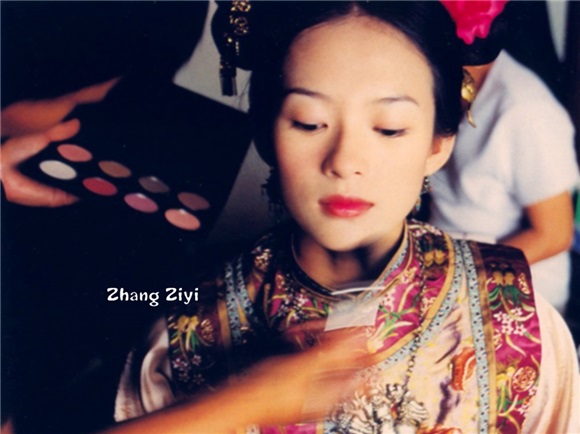 章子怡完美诠释水瓶女的三大属性