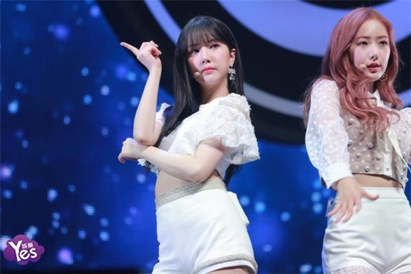 〈Yes 首尔现场〉女团GFRIEND出道近三年 发行第6张迷你专辑