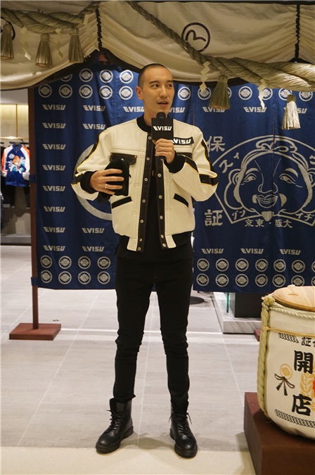 王阳明今出席日本潮牌新店开幕式