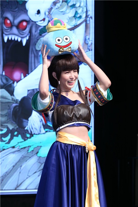 〈Yes 台北现场〉郭书瑶游戏COS美美亮相 小露香肩小蛮腰