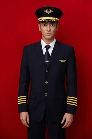 杜江机长制服写真