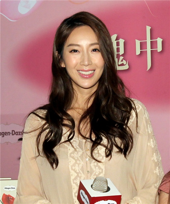 幸福人妻隋棠中秋心愿 卖冰淇淋月饼做公益