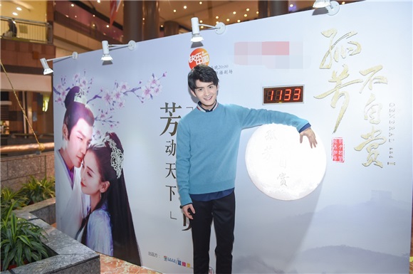 胡文喆《孤芳》耿直护主萌翻众人 呆萌担当花式解锁「点灯」新姿势