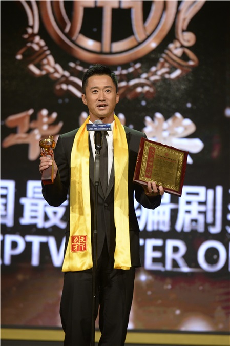 吴京《战狼》狂扫华鼎奖 霸气承包五奖项