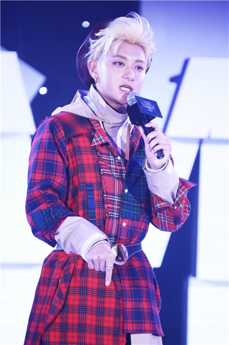 黄子韬兑现与歌迷的承诺启动巡演 首站4月30日北京开唱